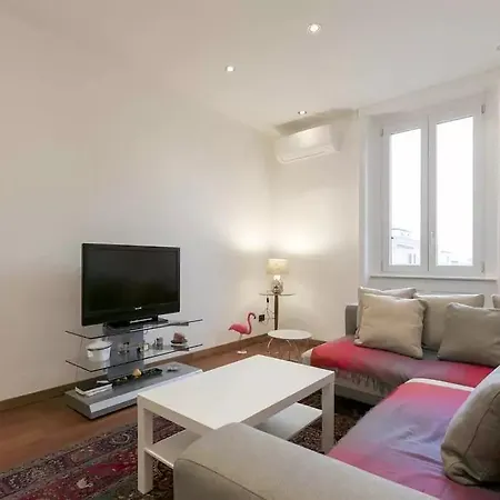 Marche 1bd Apartment Milan